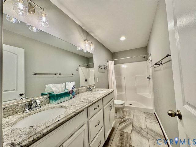 510 Oakleigh Ave, Appomattox, VA 24522