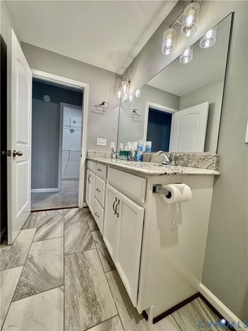 510 Oakleigh Ave, Appomattox, VA 24522