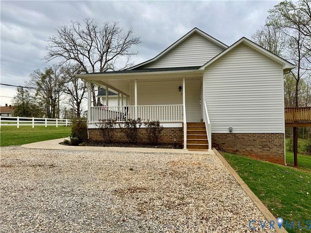 510 Oakleigh Ave, Appomattox, VA 24522