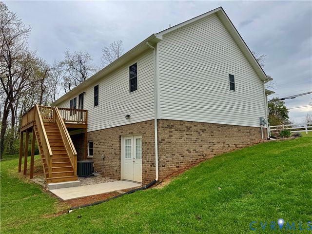 510 Oakleigh Ave, Appomattox, VA 24522