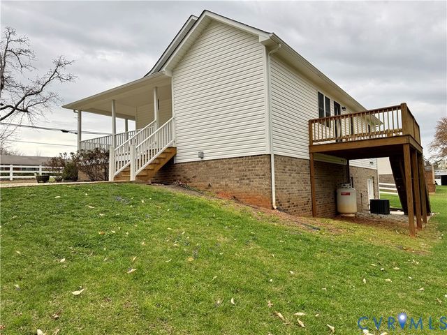 510 Oakleigh Ave, Appomattox, VA 24522
