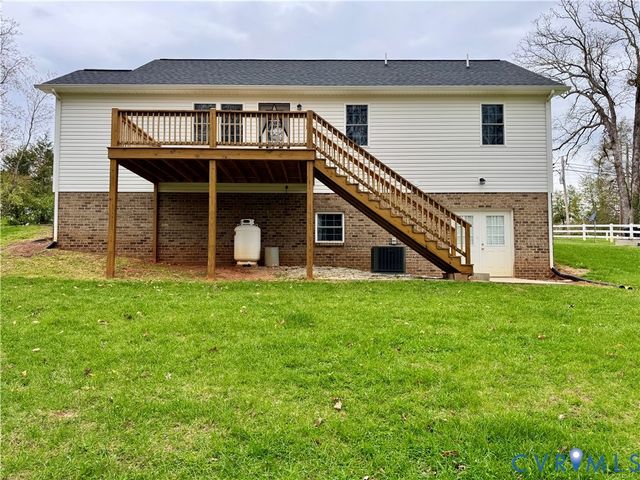 510 Oakleigh Ave, Appomattox, VA 24522