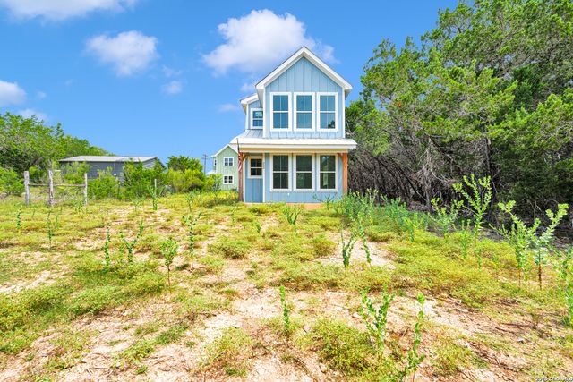 272 Broken Bow, Bandera, TX 78003