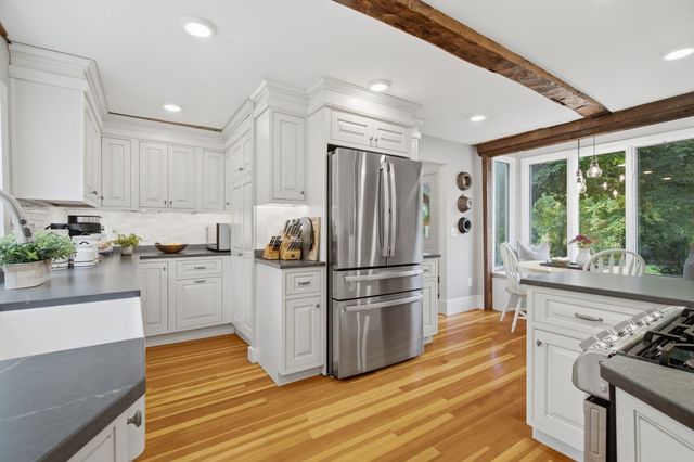 84 Boston Post Road, Amherst, NH 03031