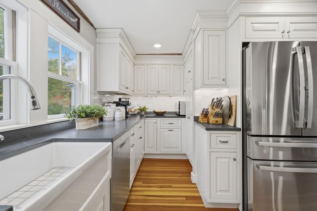 84 Boston Post Road, Amherst, NH 03031