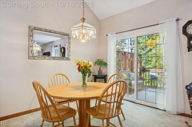 852 Woodridge Hills Drive, Brighton, MI 48116