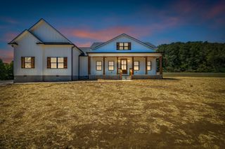 7 Double Branch Rd, Columbia, TN 38401