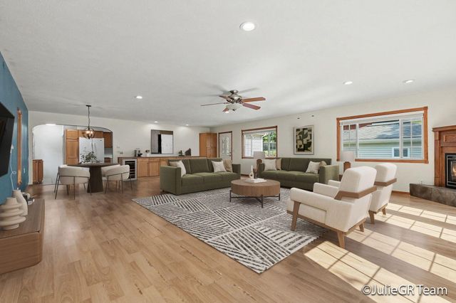 1534 Katrina Drive SE, Kentwood, MI 49508