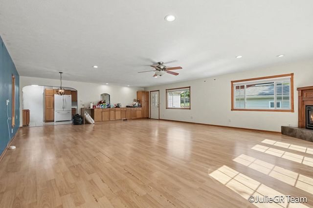 1534 Katrina Drive SE, Kentwood, MI 49508
