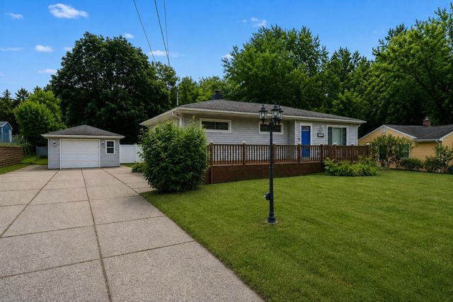 1534 Katrina Drive SE, Kentwood, MI 49508