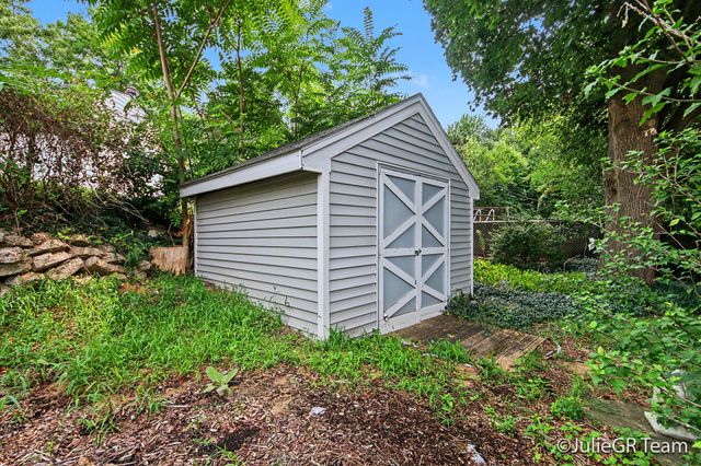 1534 Katrina Drive SE, Kentwood, MI 49508