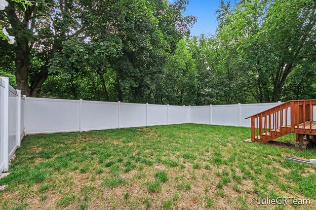 1534 Katrina Drive SE, Kentwood, MI 49508