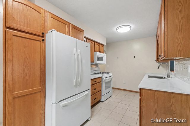 1534 Katrina Drive SE, Kentwood, MI 49508