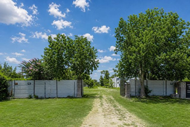 1715 Paul Quinn Street, Houston, TX 77091