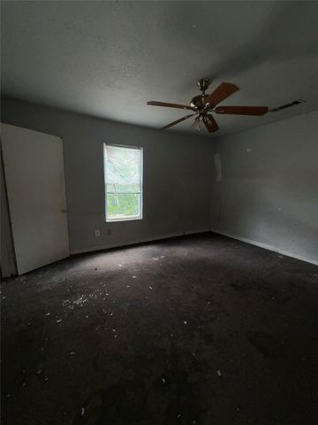 5533 BONG Drive, Fort Worth, TX 76112