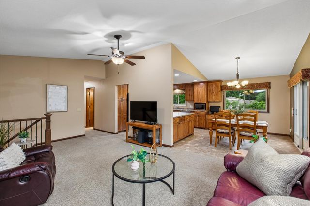 7160 Creekwood Lane, Prior Lake, MN 55372
