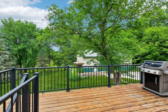 7160 Creekwood Lane, Prior Lake, MN 55372