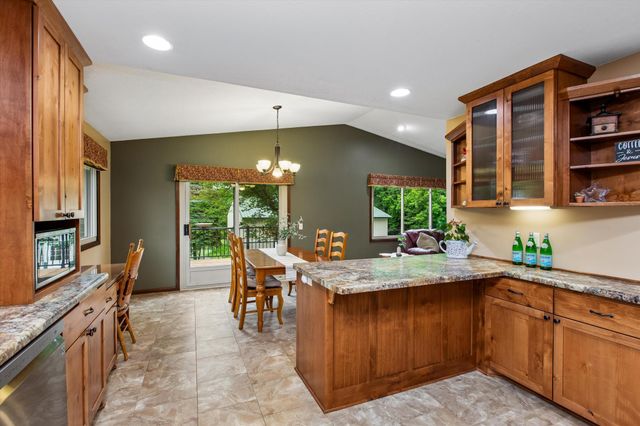 7160 Creekwood Lane, Prior Lake, MN 55372