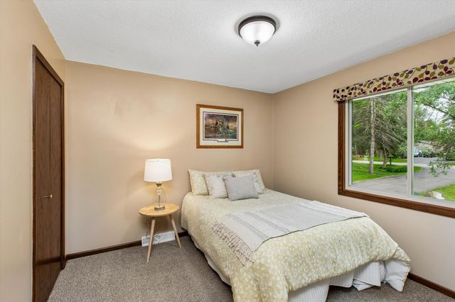 7160 Creekwood Lane, Prior Lake, MN 55372