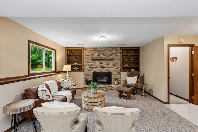 7160 Creekwood Lane, Prior Lake, MN 55372