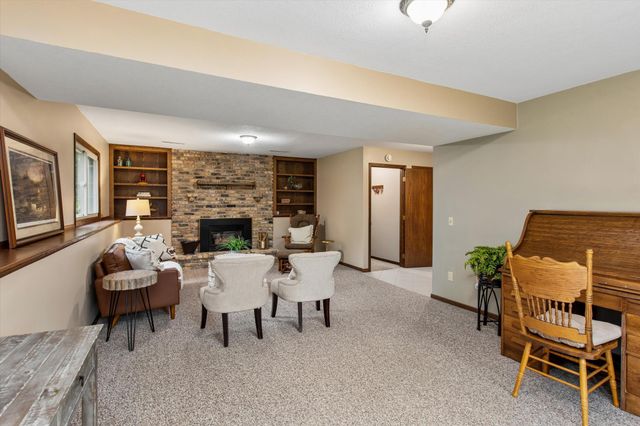 7160 Creekwood Lane, Prior Lake, MN 55372