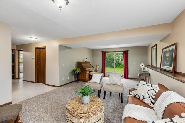 7160 Creekwood Lane, Prior Lake, MN 55372