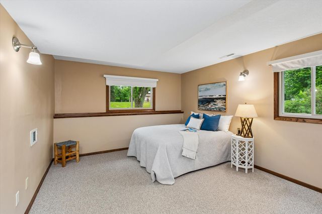 7160 Creekwood Lane, Prior Lake, MN 55372