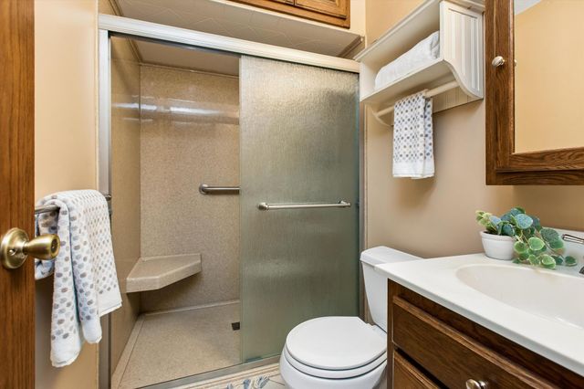 7160 Creekwood Lane, Prior Lake, MN 55372