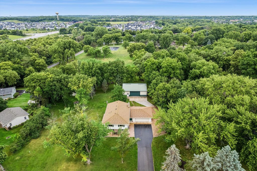 7160 Creekwood Lane, Prior Lake, MN 55372