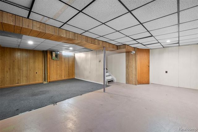 15641 Common Road, Roseville, MI 48066