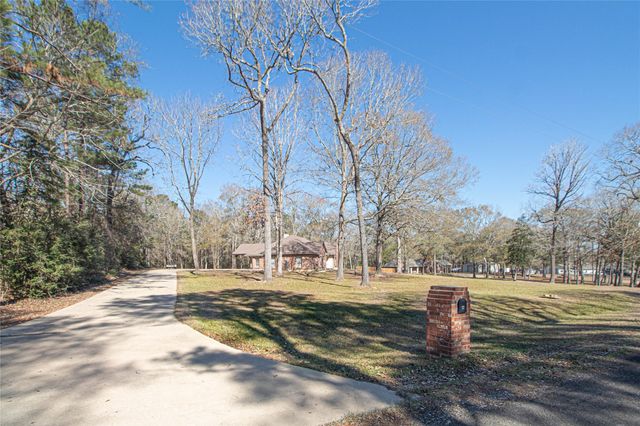 235 Hubert Lane, Livingston, TX 77351