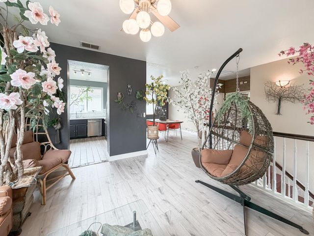 8953 Forked Creek Way, Elk Grove, CA 95758