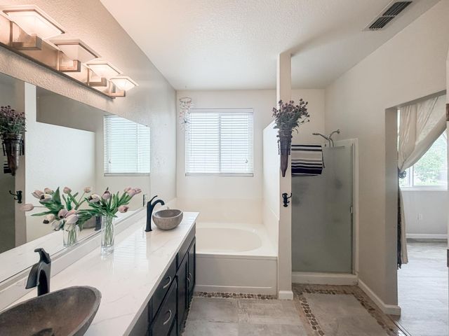 8953 Forked Creek Way, Elk Grove, CA 95758