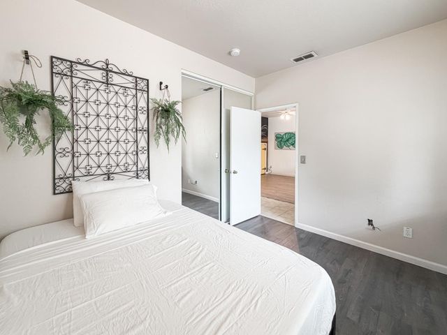 8953 Forked Creek Way, Elk Grove, CA 95758