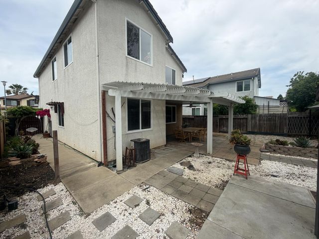 8953 Forked Creek Way, Elk Grove, CA 95758