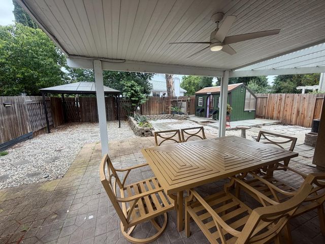 8953 Forked Creek Way, Elk Grove, CA 95758