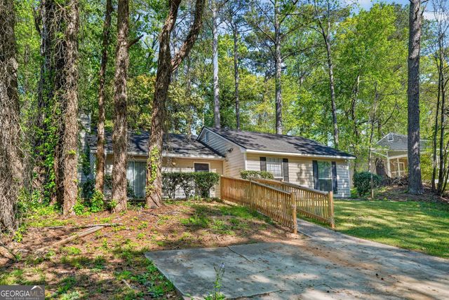 814 Hemingway Road, Stone Mountain, GA 30088