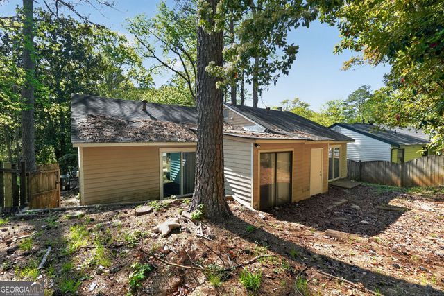 814 Hemingway Road, Stone Mountain, GA 30088