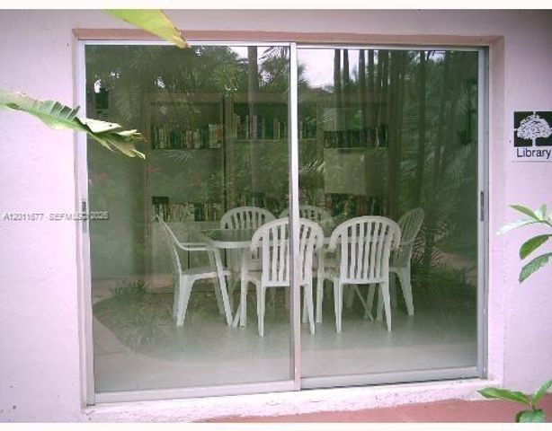 9490 SW 77th Ave N6, Miami, FL 33156