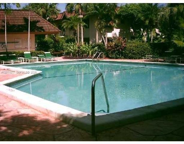 9490 SW 77th Ave N6, Miami, FL 33156