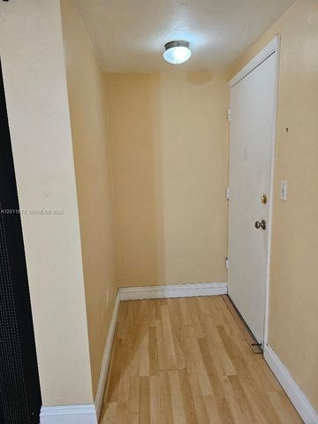 9490 SW 77th Ave N6, Miami, FL 33156