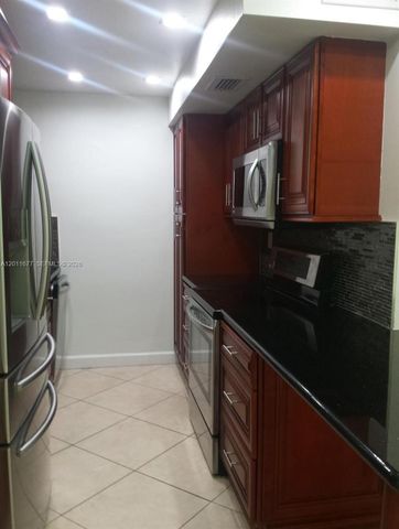 9490 SW 77th Ave N6, Miami, FL 33156