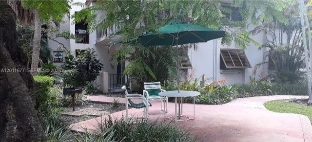 9490 SW 77th Ave N6, Miami, FL 33156