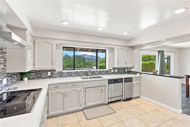 1019 Riverview Drive, Fallbrook, CA 92028