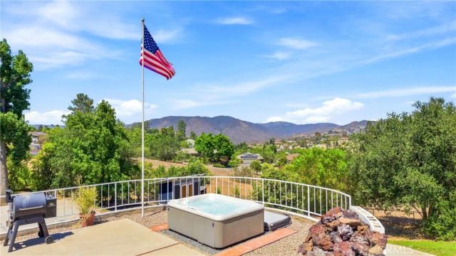 1019 Riverview Drive, Fallbrook, CA 92028