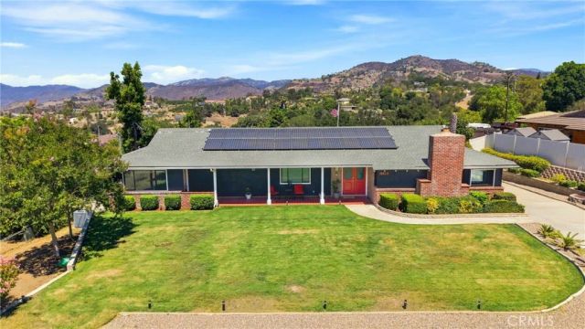 1019 Riverview Drive, Fallbrook, CA 92028