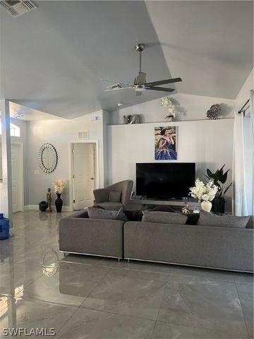 1805 NW 17th TER, Cape Coral, FL 33993