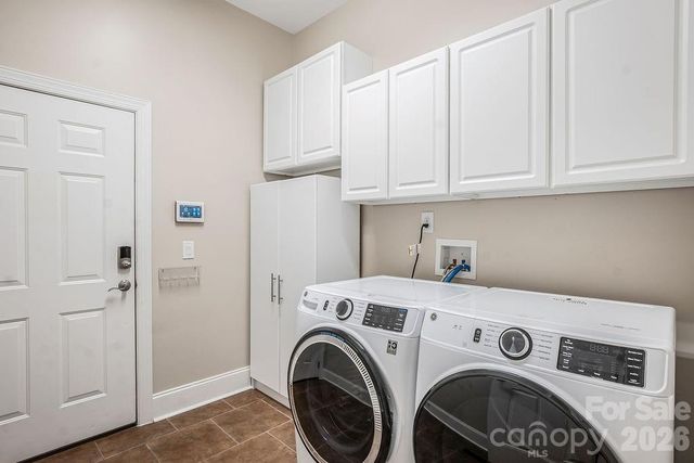10022 Triple Oak Road, Charlotte, NC 28277