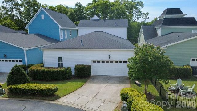 10022 Triple Oak Road, Charlotte, NC 28277