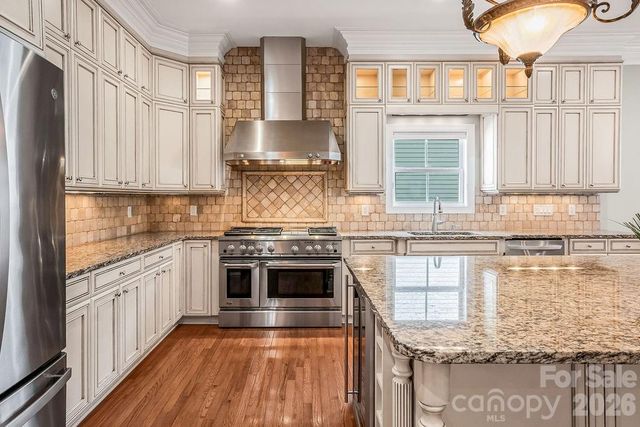 10022 Triple Oak Road, Charlotte, NC 28277
